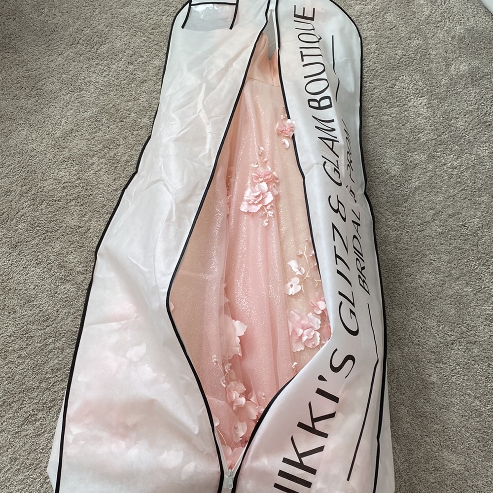 Formal gown/dress - Picture 3 of 16